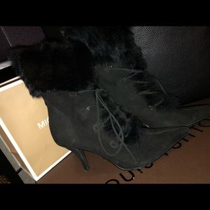 Suede black ankle heeled boot